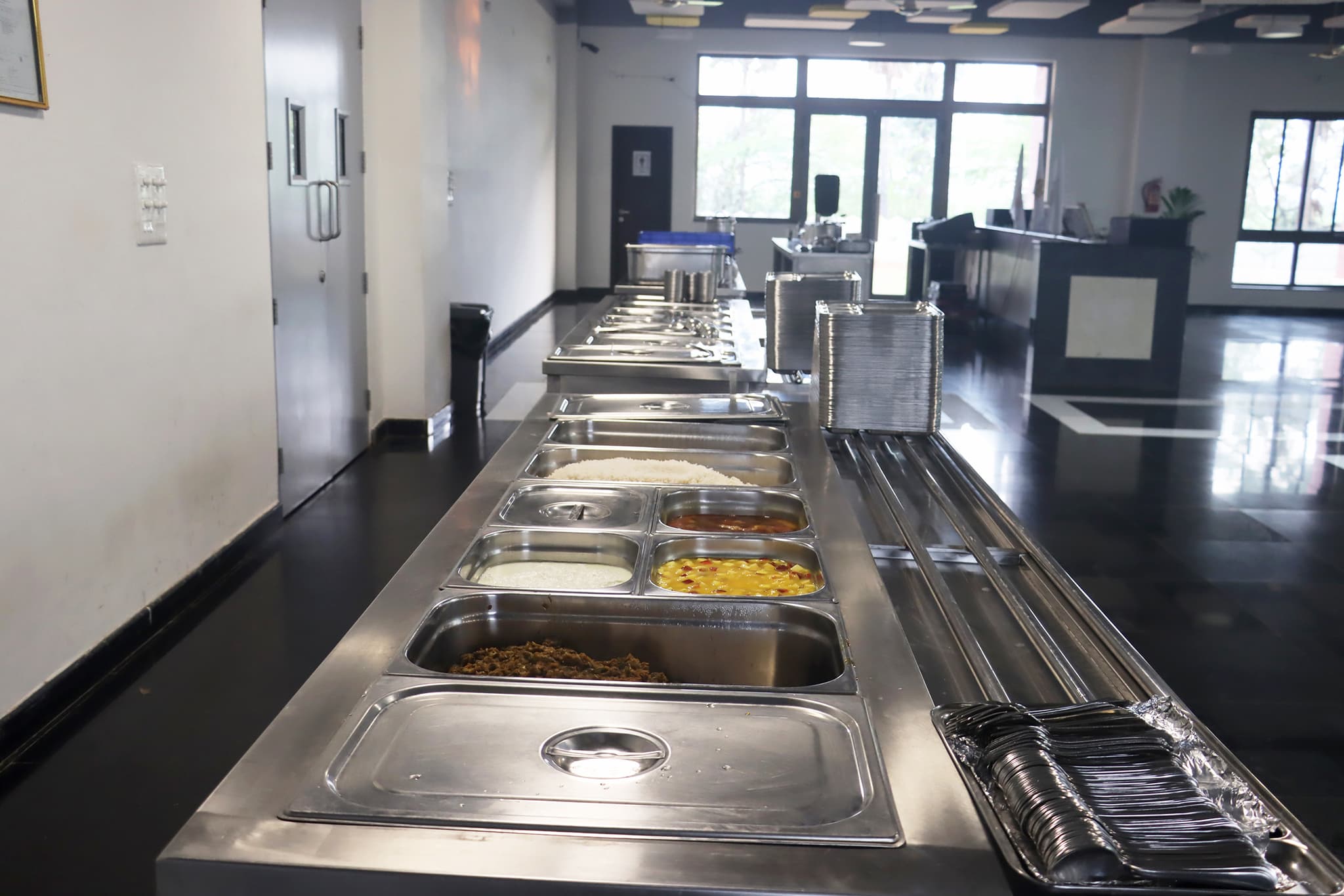 Institutional buffet counter, set up for service