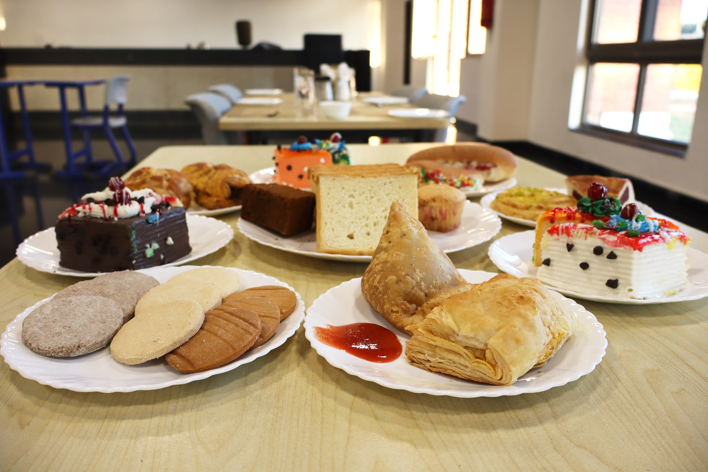 Bakery, cakes &amp; pastries